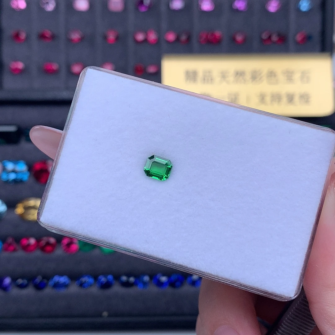 未镶嵌裸石石榴石（沙弗莱）73分小精品