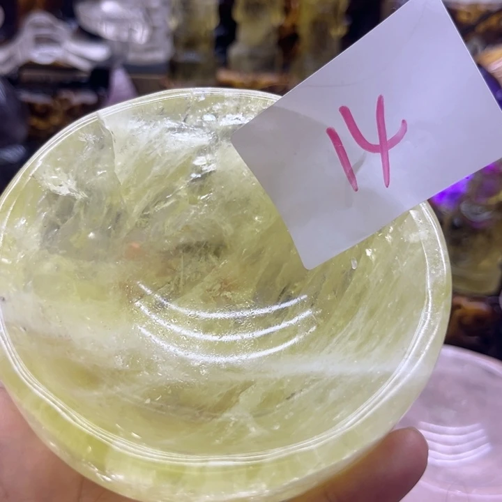 水晶摆件未镶嵌重****酒摆件