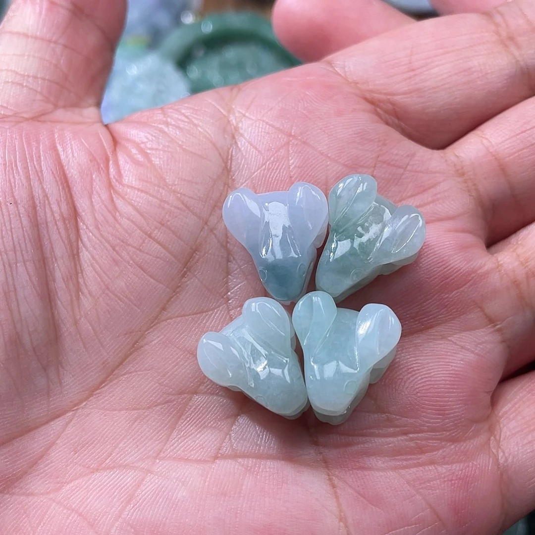 颈饰未镶嵌翡翠一****?翡玉缘翡翠