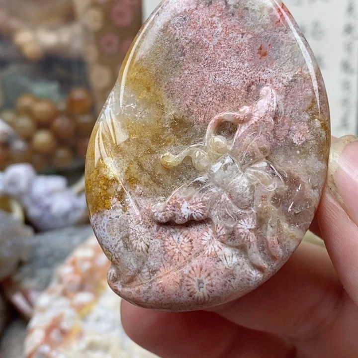 石英质玉未镶嵌颈饰