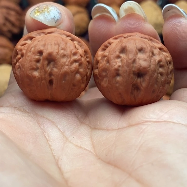 核桃精品文玩核桃手捻玉石方樽