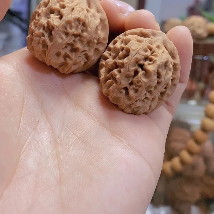 【闪购商品】文玩核桃把件32大石窝油