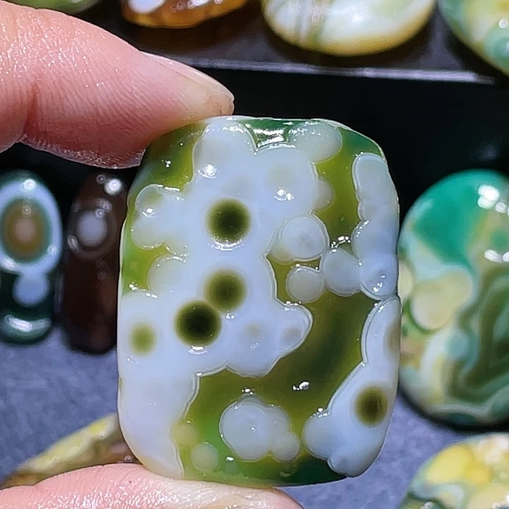 玛瑙/玉髓未镶嵌珠宝奇石