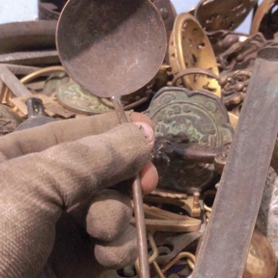 山***人闪电购铜摆件工艺品