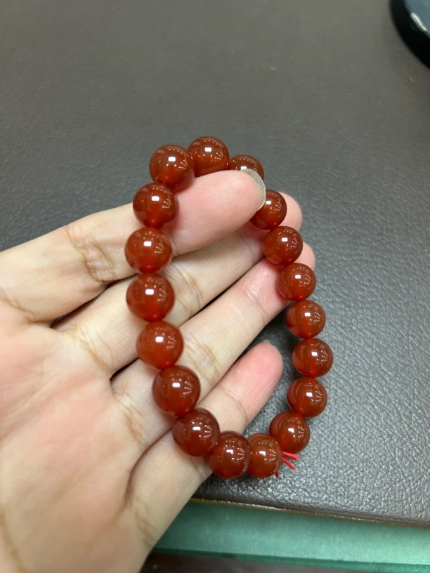 天然冰地冰红玛瑙手串
