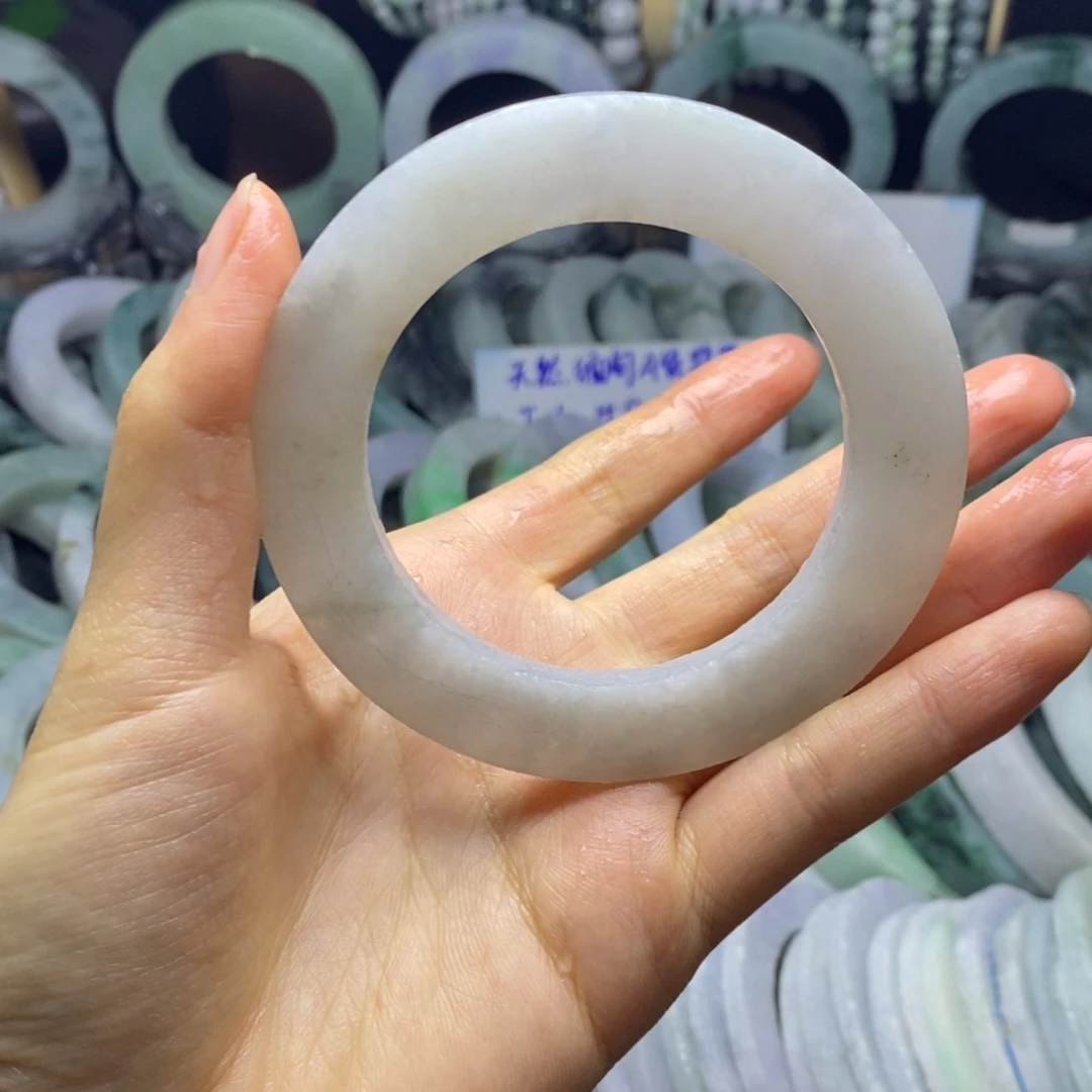 定制翡翠未镶嵌手镯