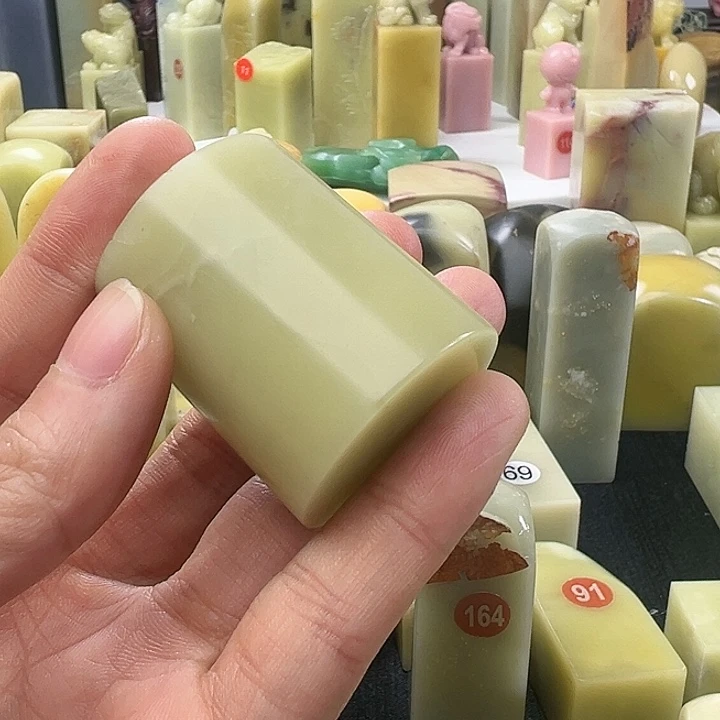 青田石W****摇青田封门冻