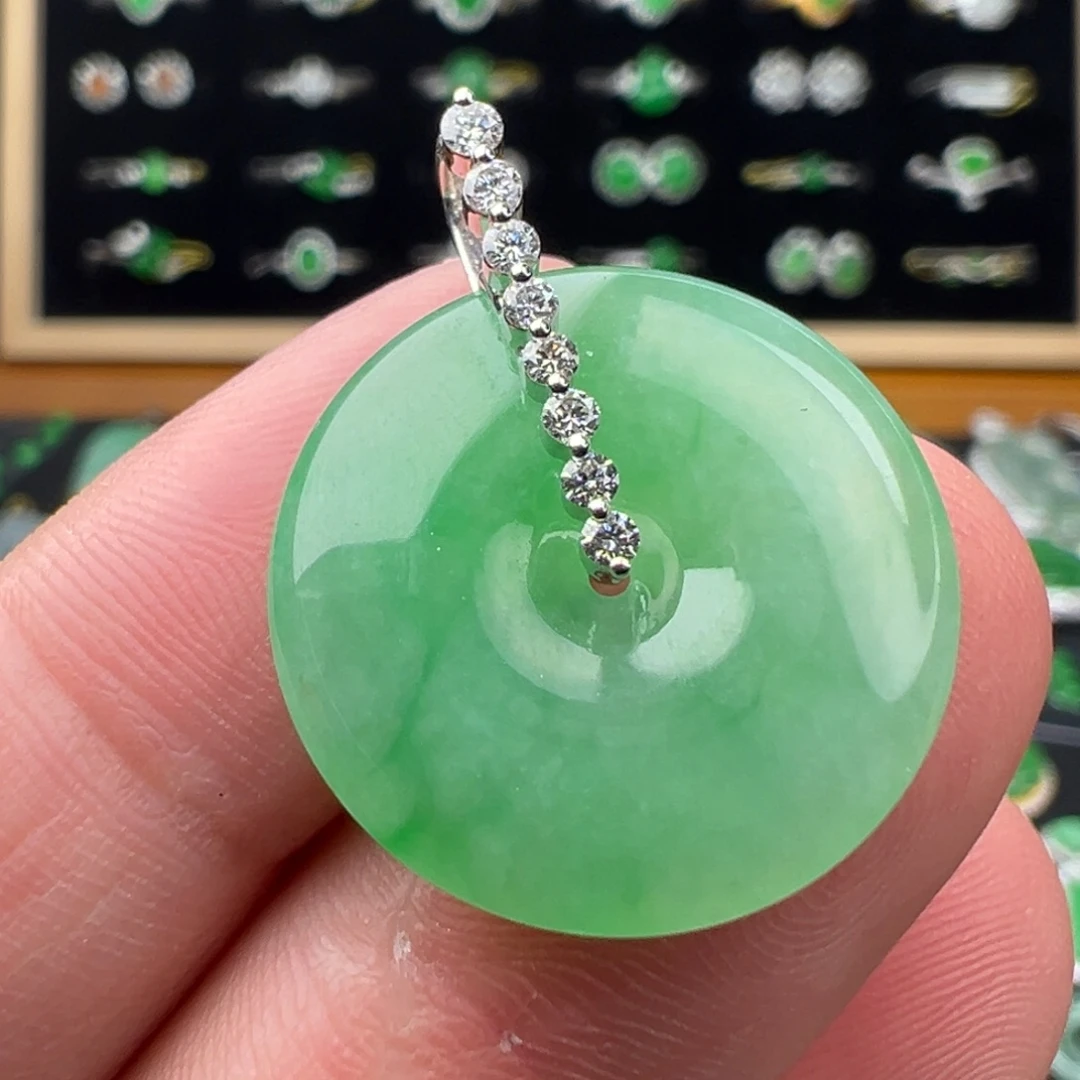 翡翠18K金镶嵌颈饰扣子20.7