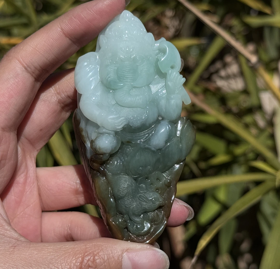 缅甸天然翡翠象挂件