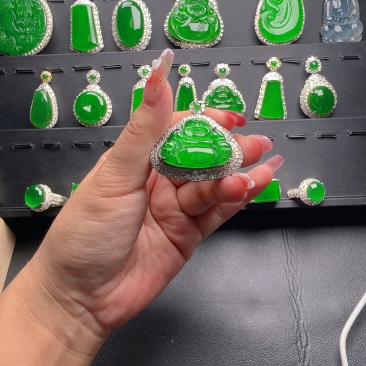 翡翠颈饰未镶嵌翡翠吊坠