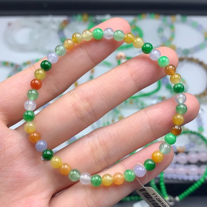 毛衣链未镶嵌翡翠是