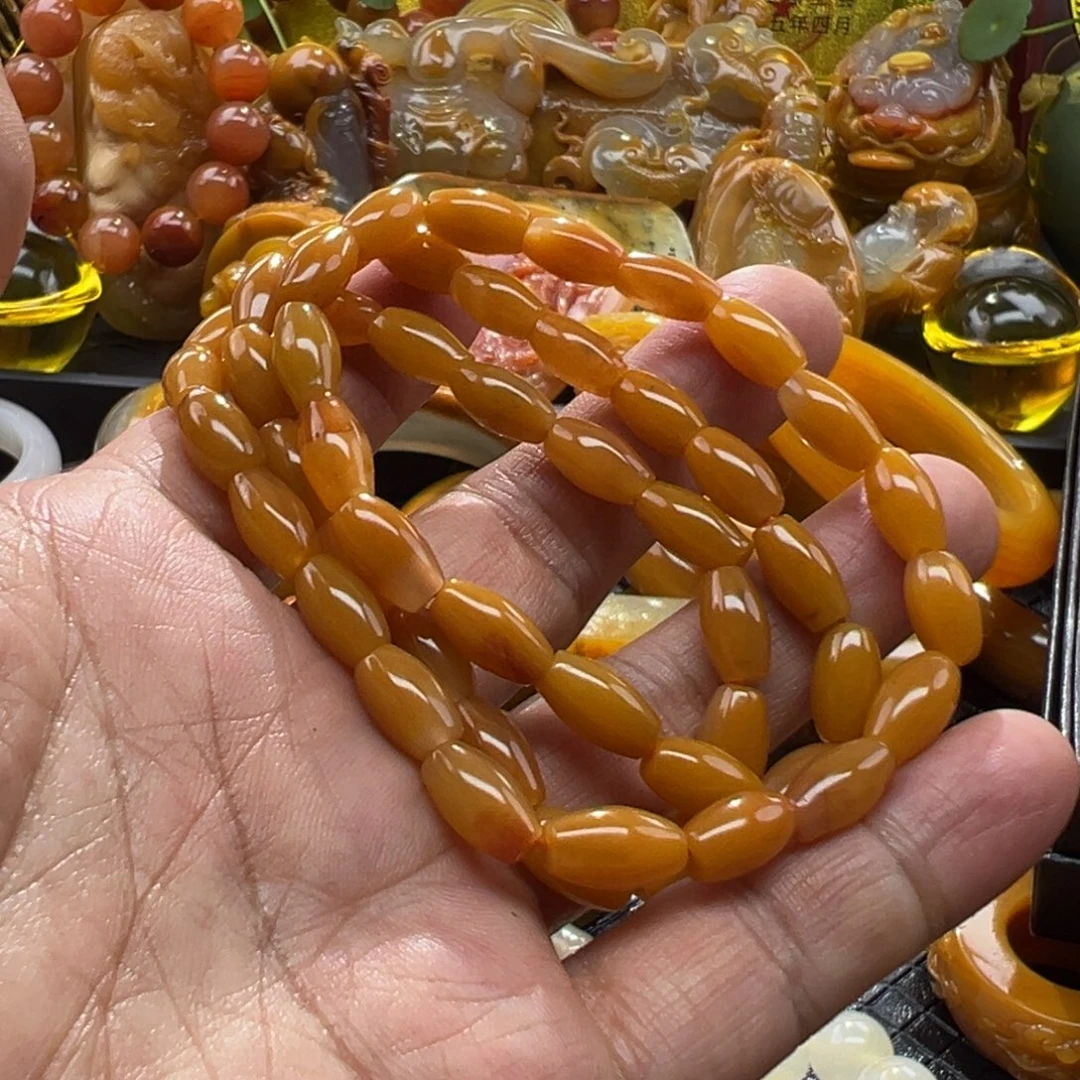 石英质玉未镶嵌颈饰