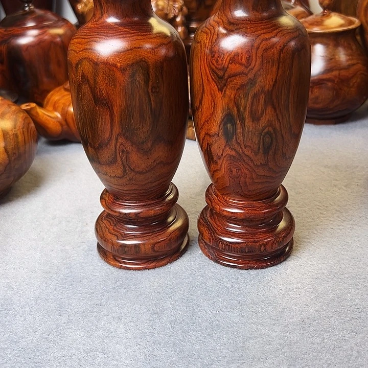 ?****?老挝大红酸枝花瓶一对