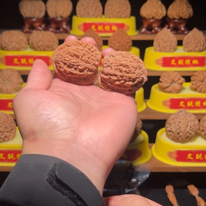 文玩核桃把件虎头