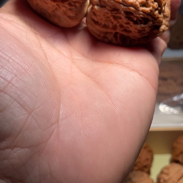 善***，把件文玩核桃核桃