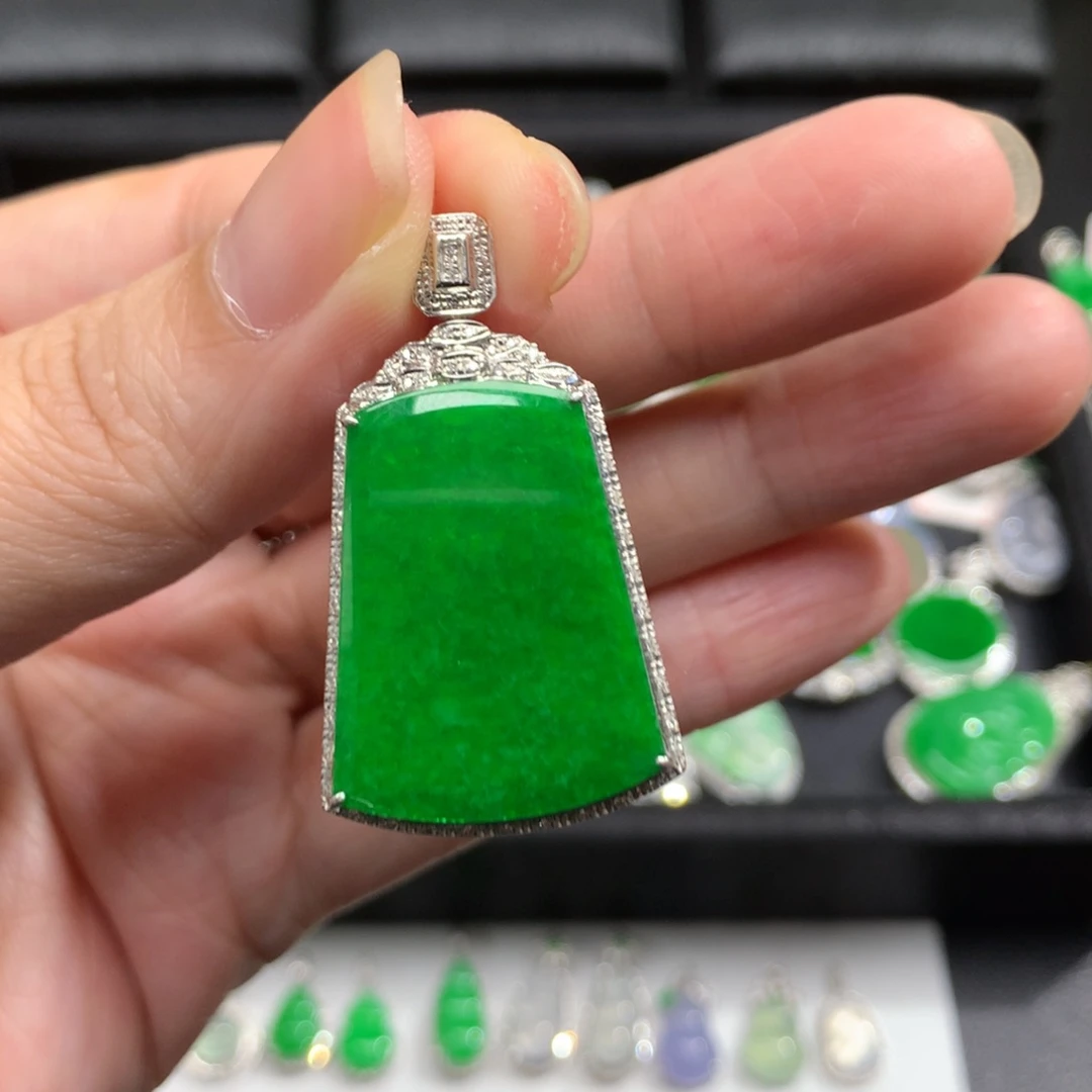 翡翠18K金镶嵌吊坠(不含链)裸石不厚