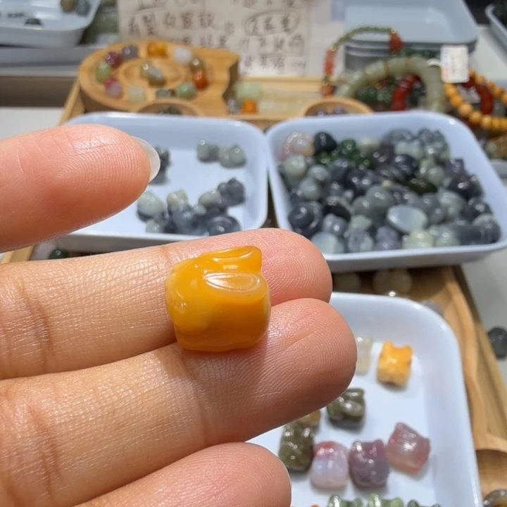 童***光和田玉未镶嵌珠宝半成品
