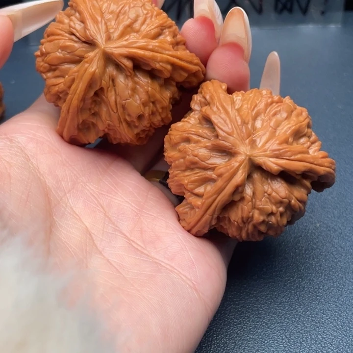 独***龙吊坠文玩核桃白狮子