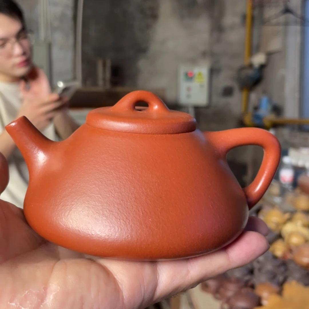 茶壶紫砂ZQ。 老朱泥。 子冶石瓢。 全手工。250CC