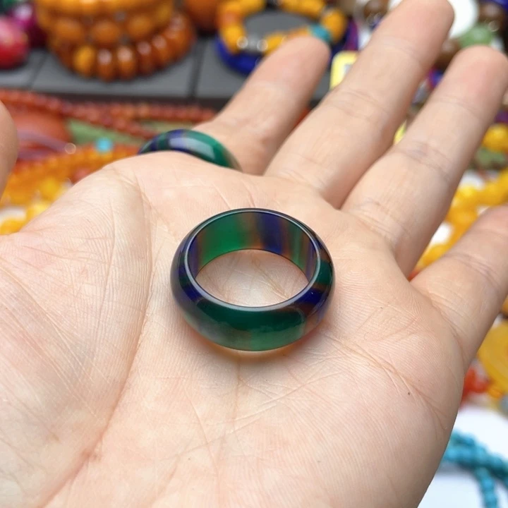 树脂制品陈72号绿色指环