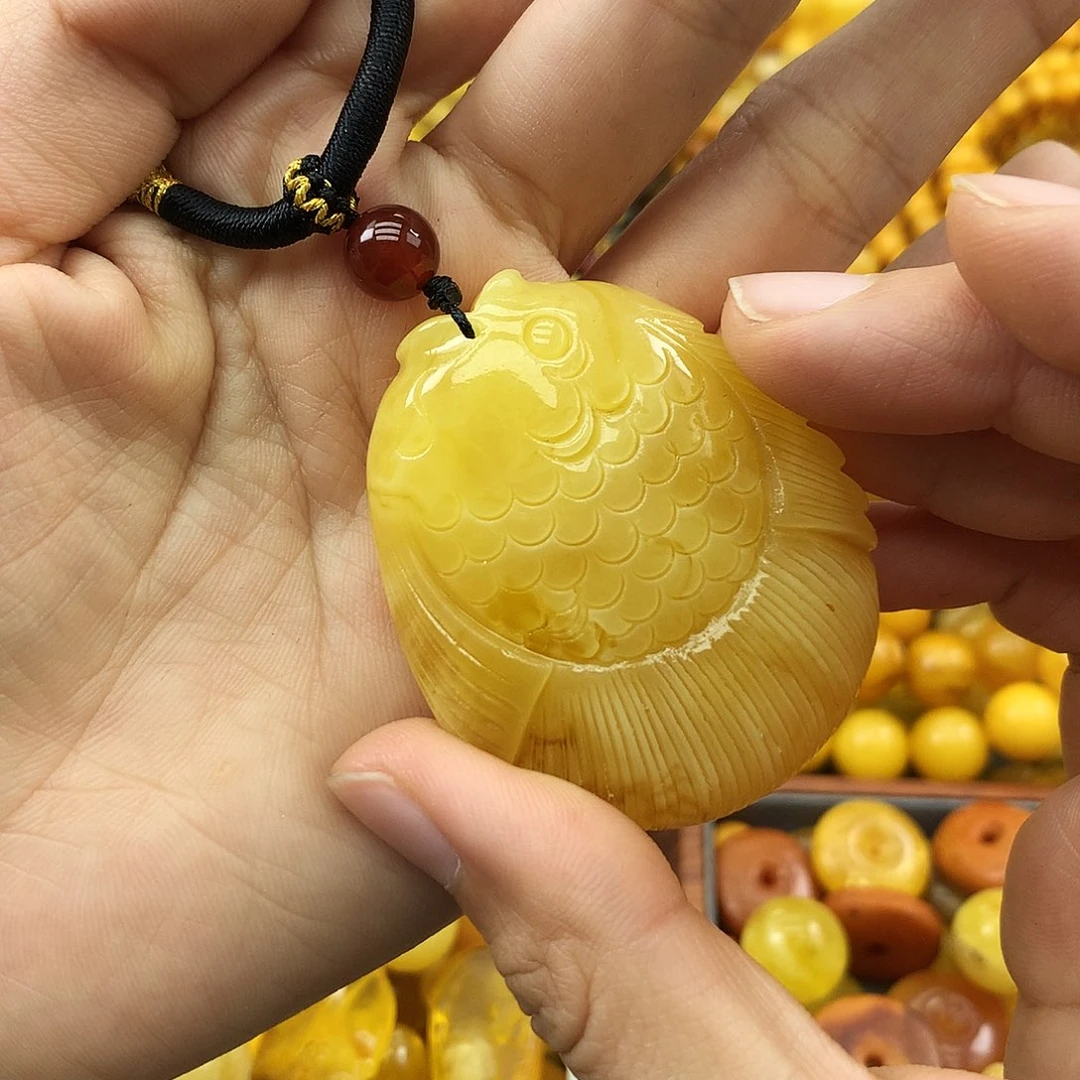 未镶嵌琥珀珠宝奇石