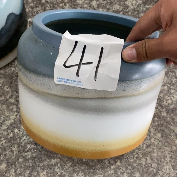 景德镇陶瓷学院副院长兼美术学院院长等职务