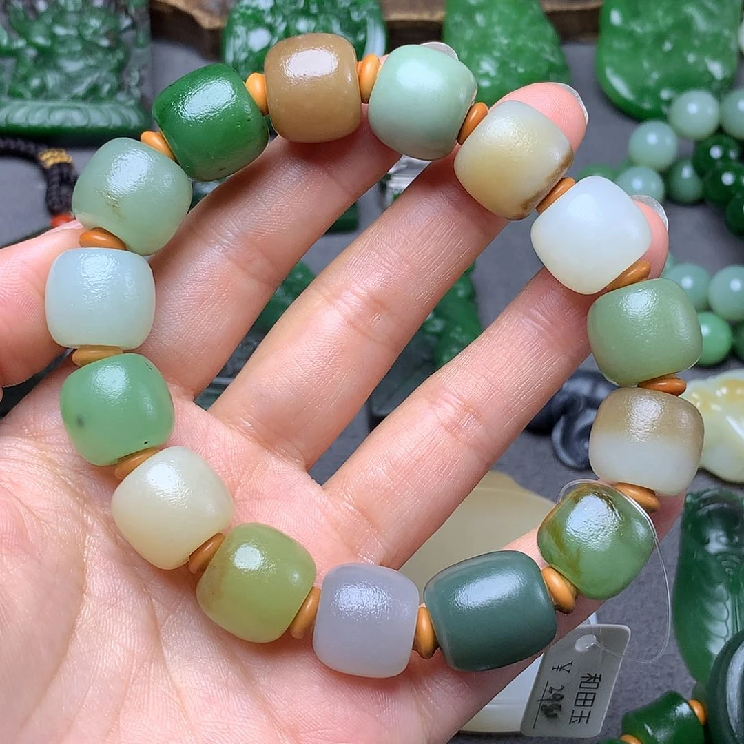 和田玉颈饰未镶嵌手串