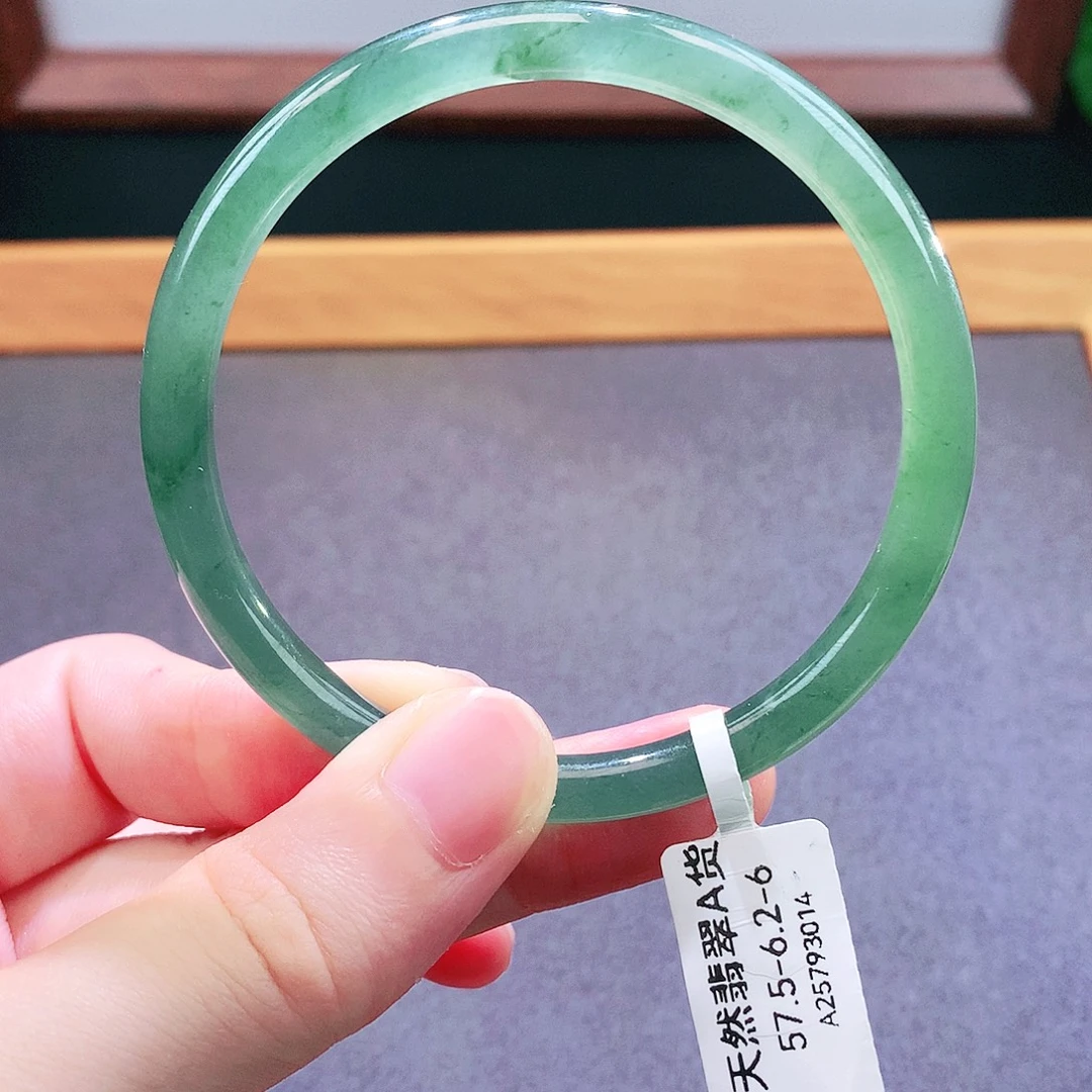 未镶嵌手镯翡翠天然翡翠