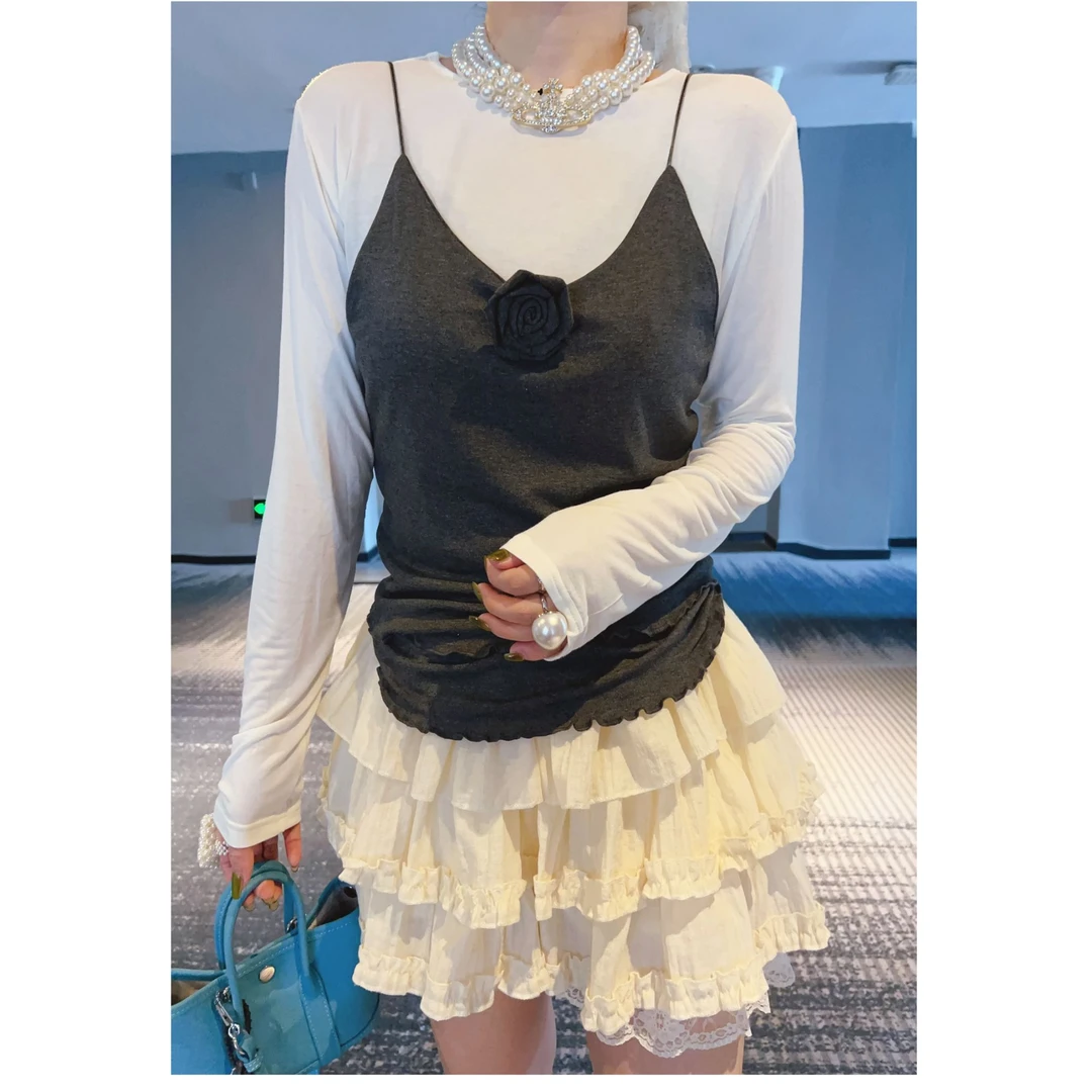 小心机叠穿吊带长袖打底衫两件套韩版立体花朵显瘦背心内搭+上衣