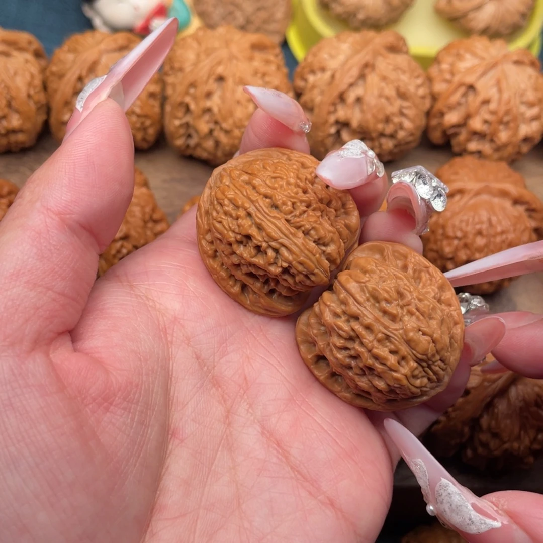 把件文玩核桃全品，三角桩红宝石34