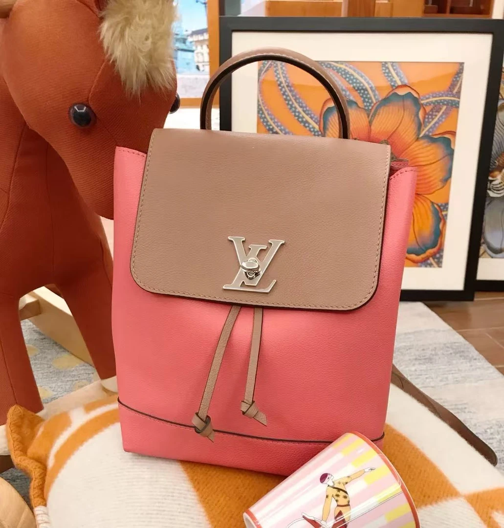 95新  爱包包奢品/LV路易威登 双肩包 8799