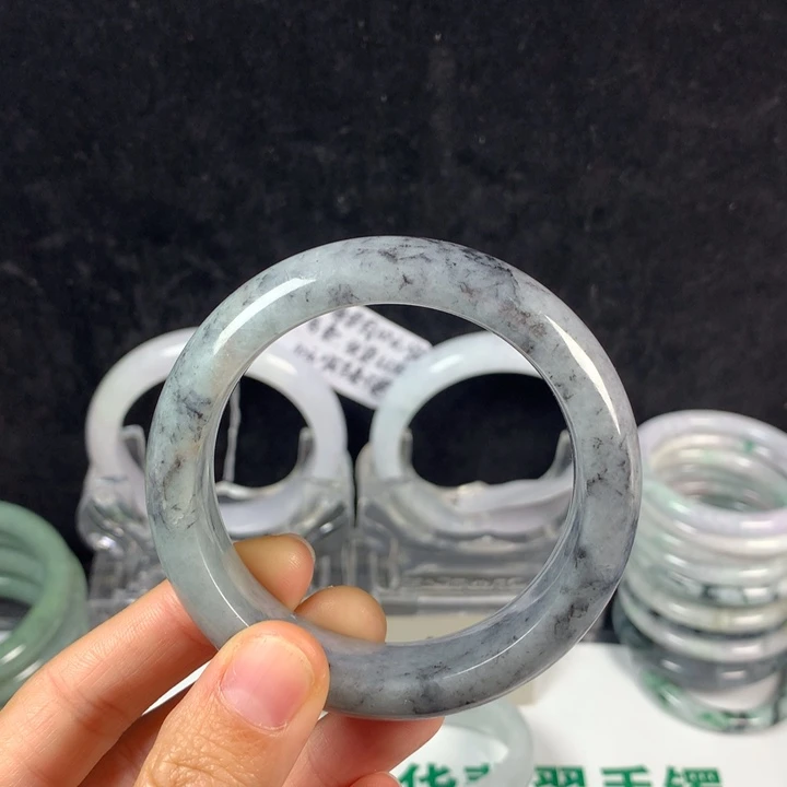 翡翠未镶嵌手镯24号。 53.9圈