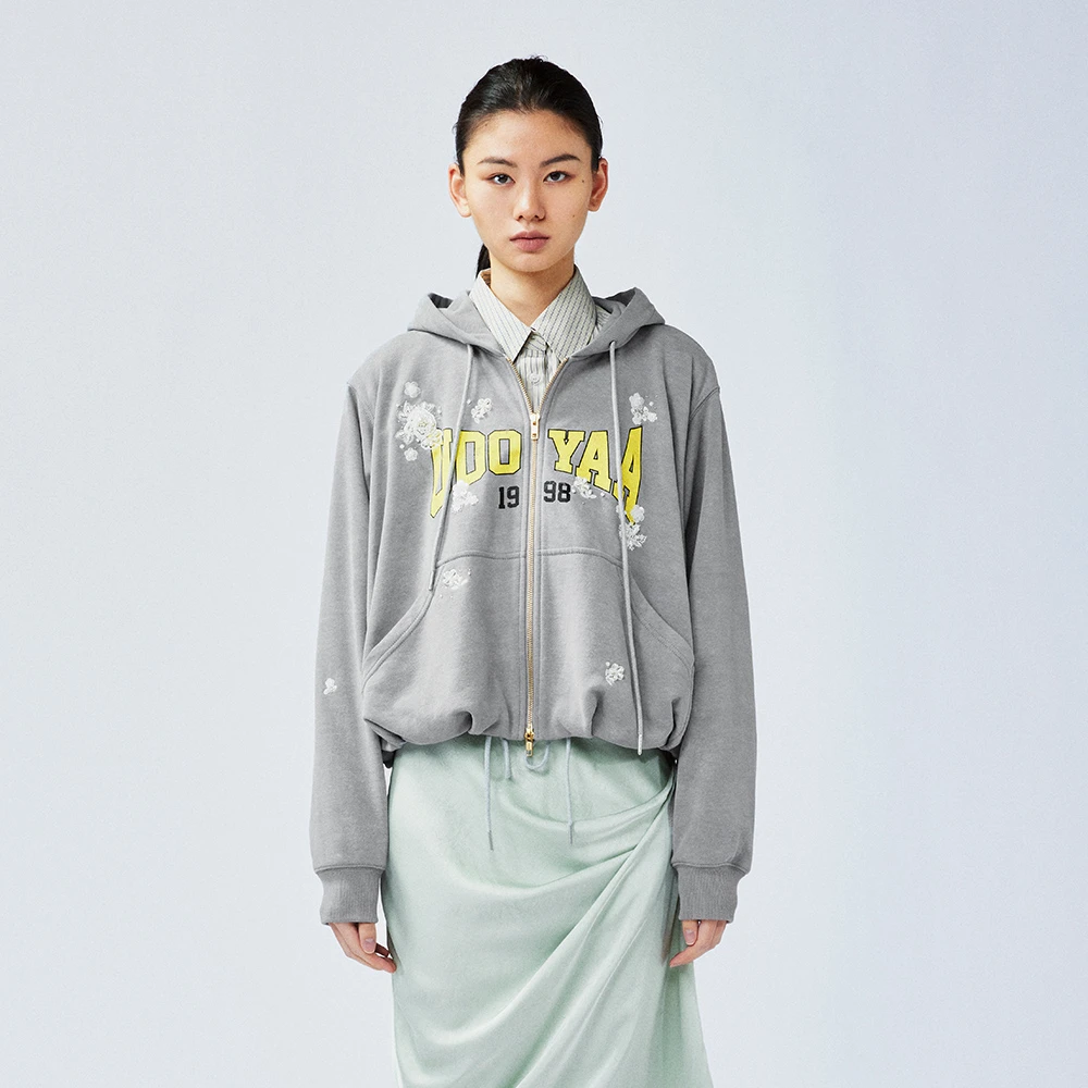 UOOYAA/乌丫2025春季「愉悦的REMAKE」华丽钉珠花苞卫衣外套4141