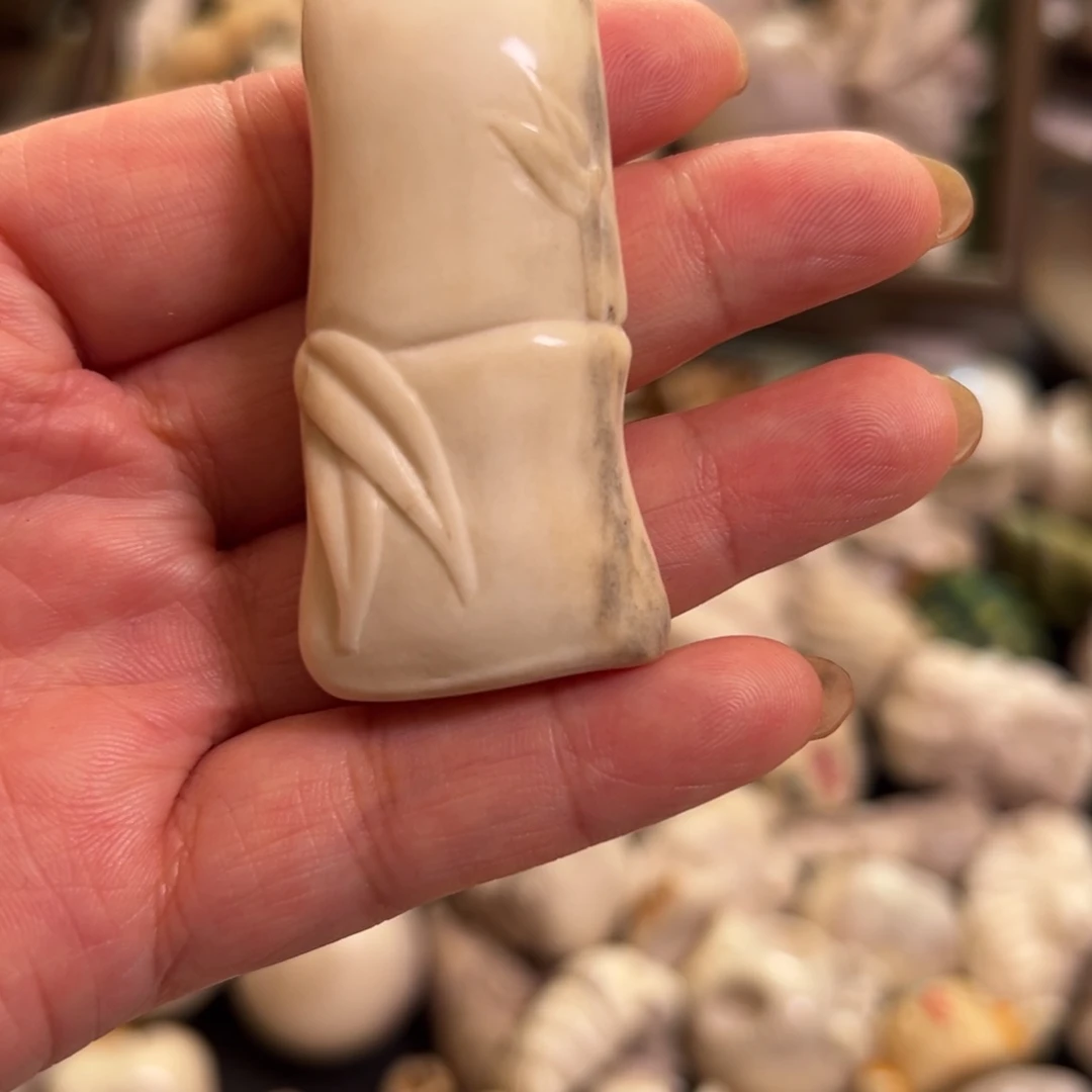 鹿骨把件掰****掰手把件