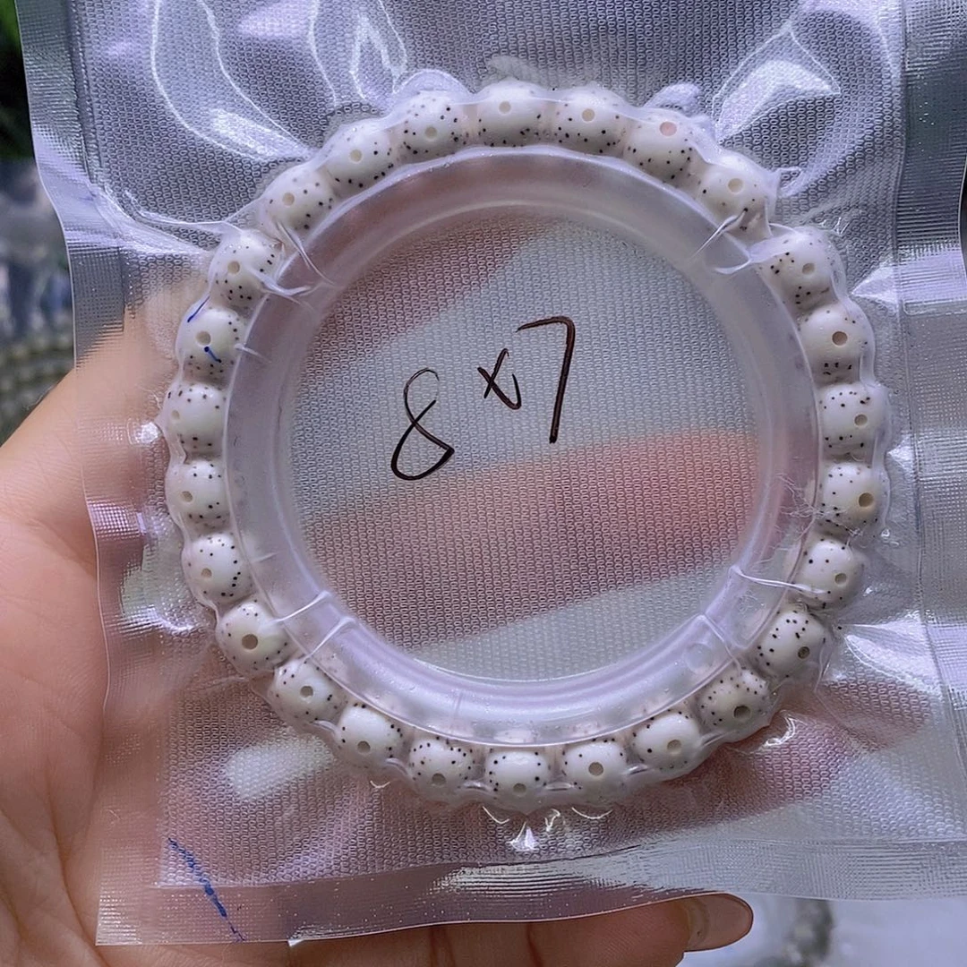 飞***猪星月菩提吊坠原白