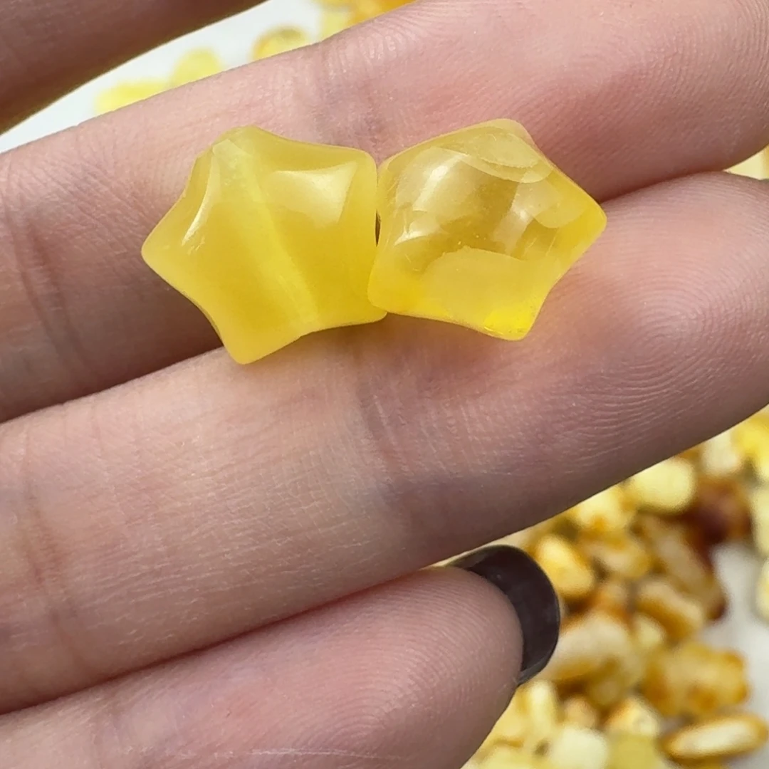 蜜蜡未镶嵌珠宝奇石全品一对 12×7.3mm