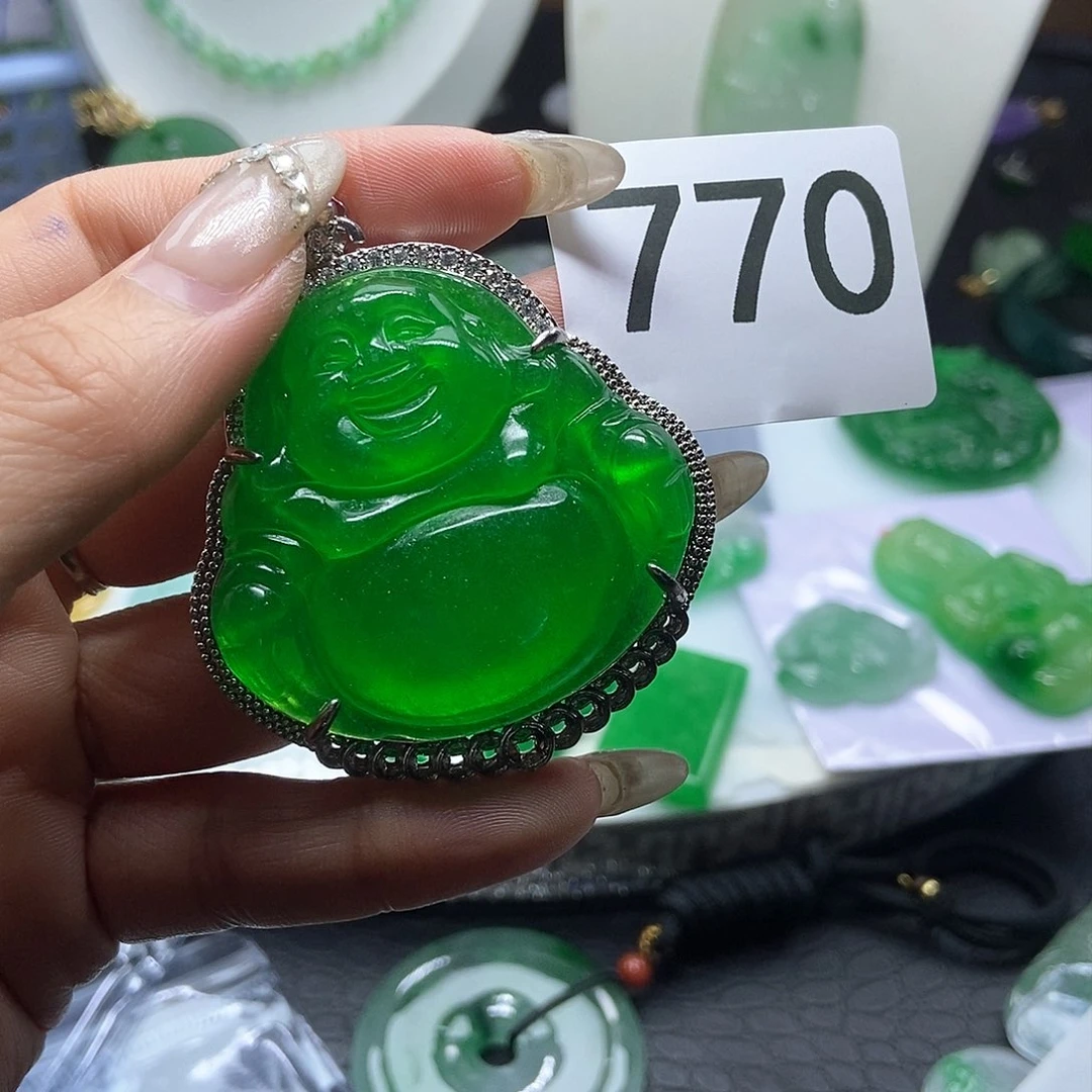 翡翠吊坠(赠链)未镶嵌