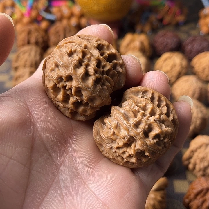 文玩核桃吊坠苹果园