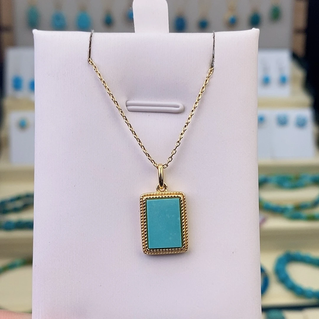 绿松石未镶嵌颈饰