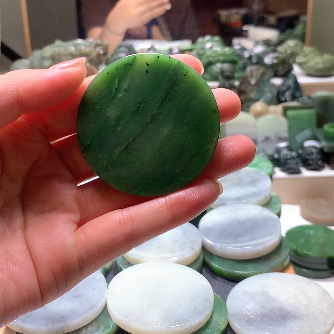 华***.颈饰未镶嵌和田玉