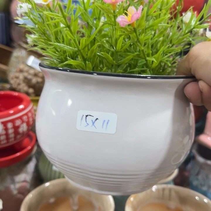 凑9块包邮，有孔，不清楚问客服