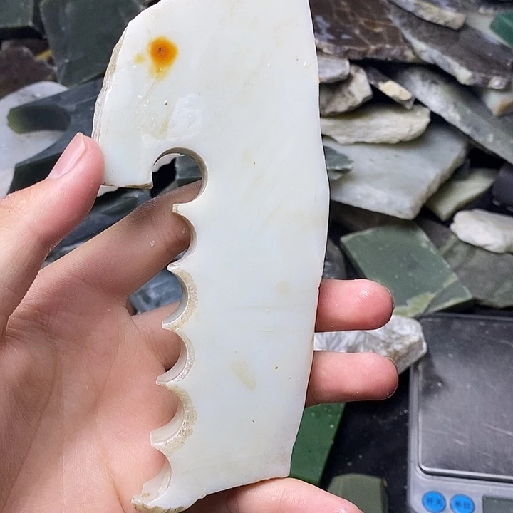 白***翅和田玉（糖玉）未镶嵌珠宝奇石