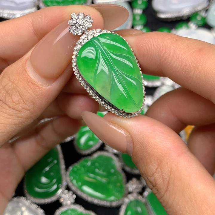 翡翠18K金镶嵌吊坠(不含链)