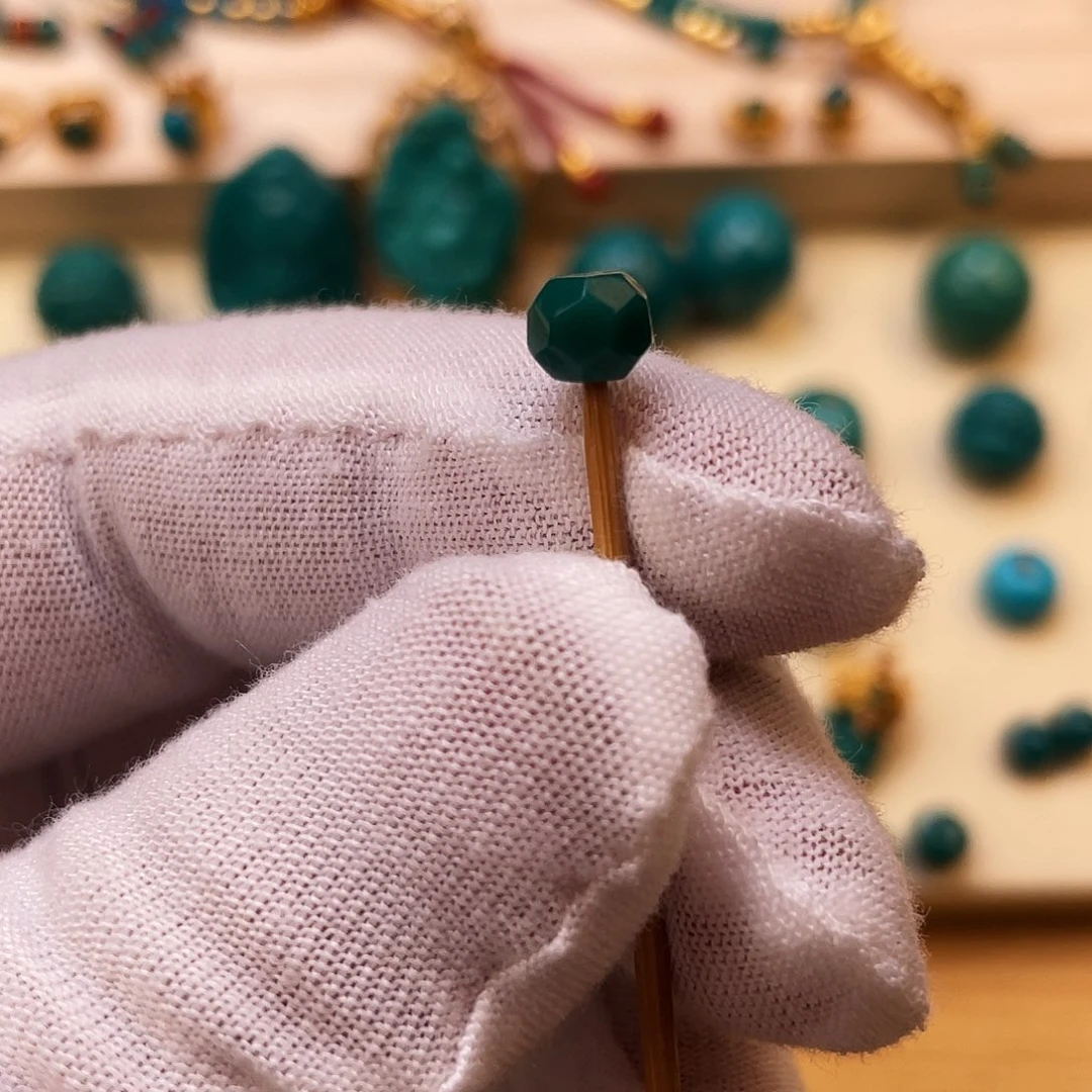 未镶嵌绿松石珠宝奇石前***?