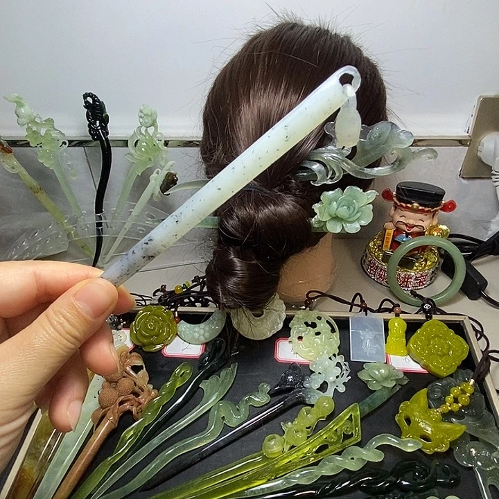 蛇纹石玉合金发饰铃兰