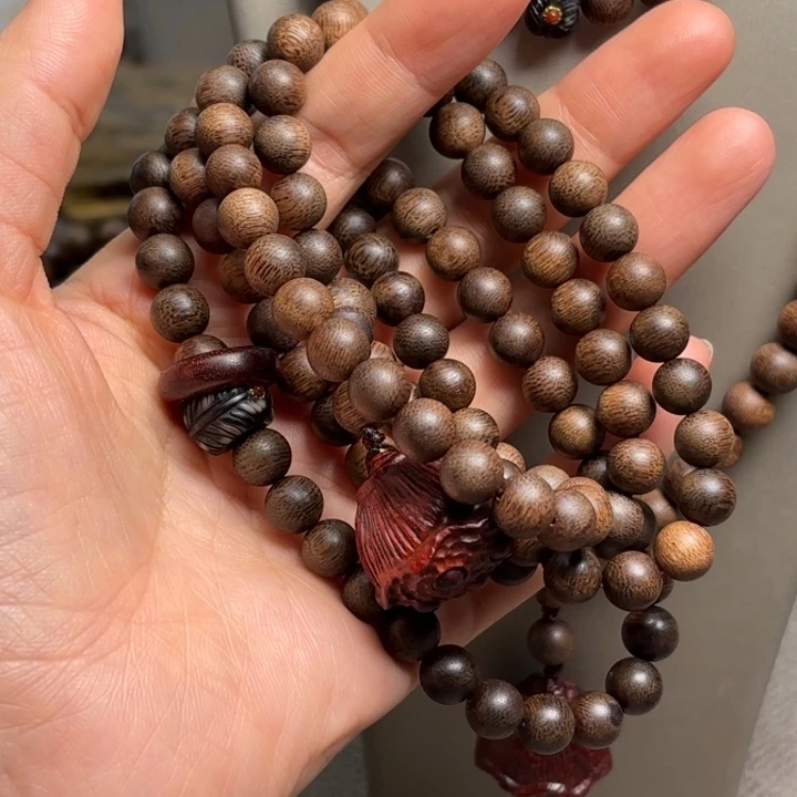 手串沉香越南芽庄黑土沉香0.8×108➕紫檀设计