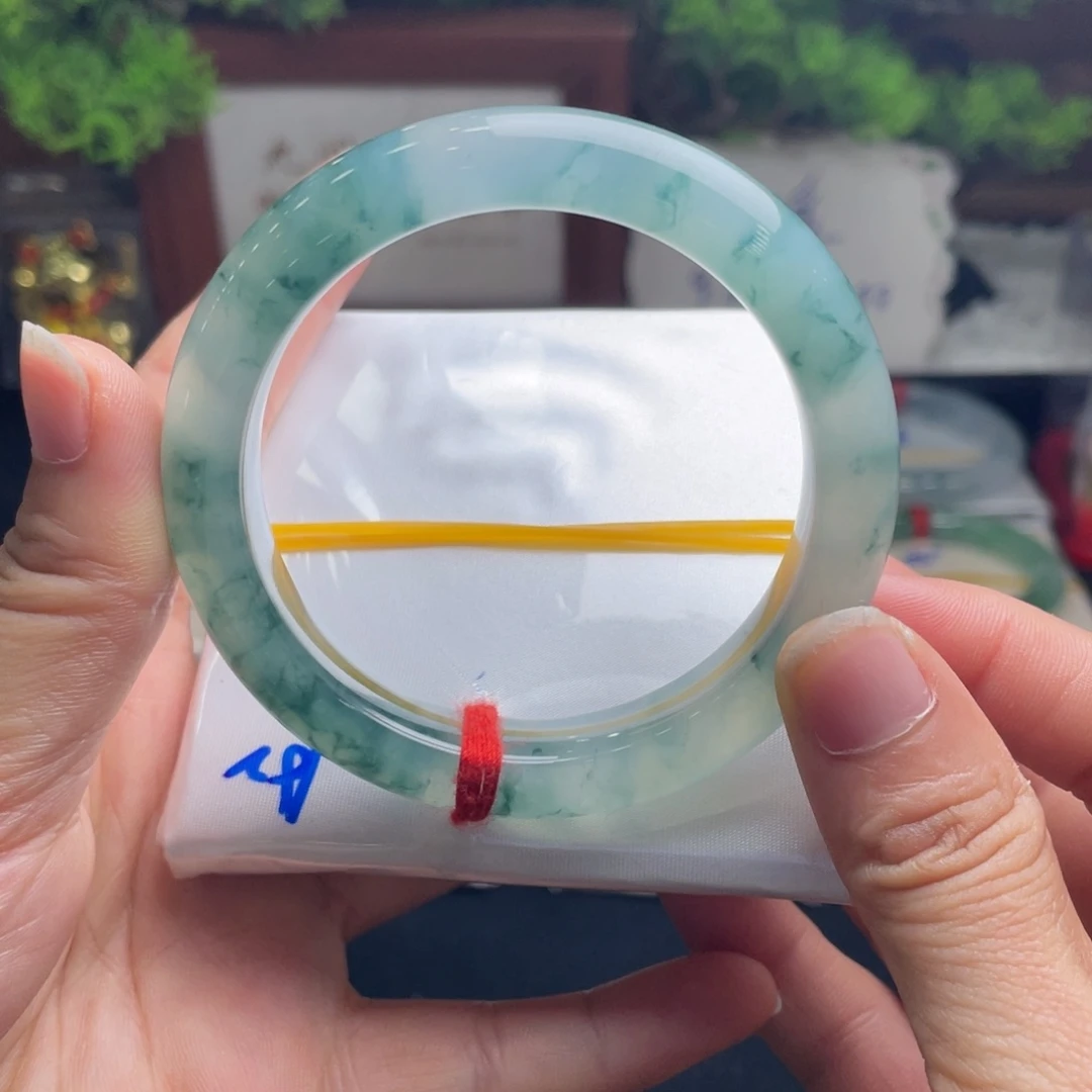 翡翠未镶嵌手镯冰飘蓝花55正圈翡翠手镯