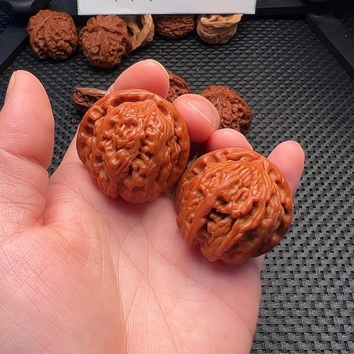 文玩核桃把件白狮子
