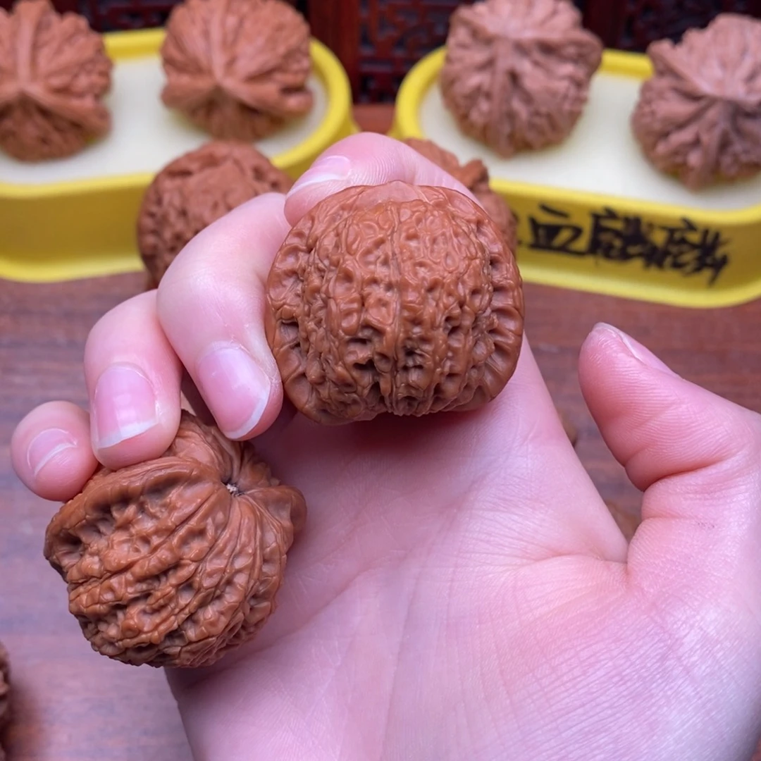 吊坠文玩核桃窗***猫血麒麟