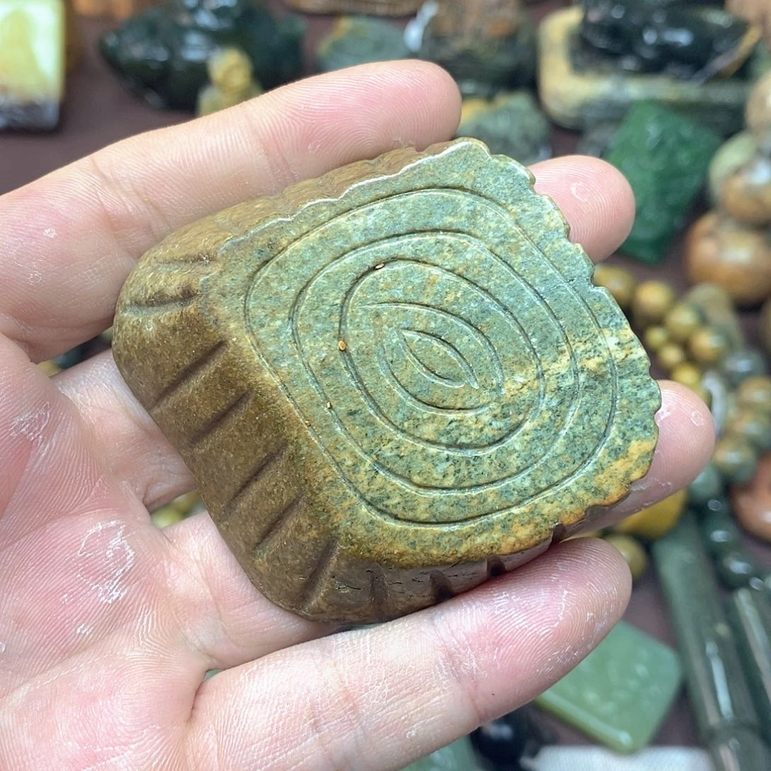 岫岩河磨玉（透闪石质玉）未镶嵌珠宝奇石